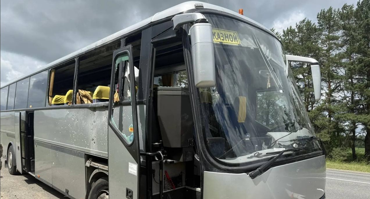 Генштаб відповів на вкид про "удар по автобусу з дітьми" у Брянській області Генштаб відповів на вкид про "удар по автобусу з дітьми" у Брянській області